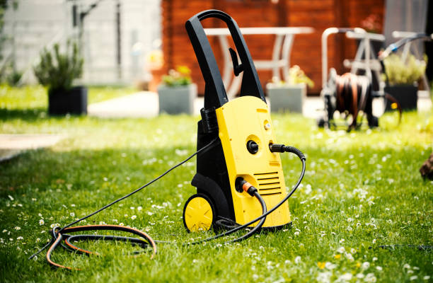 Best Animal Enclosure Cleaning  in Medford, NY